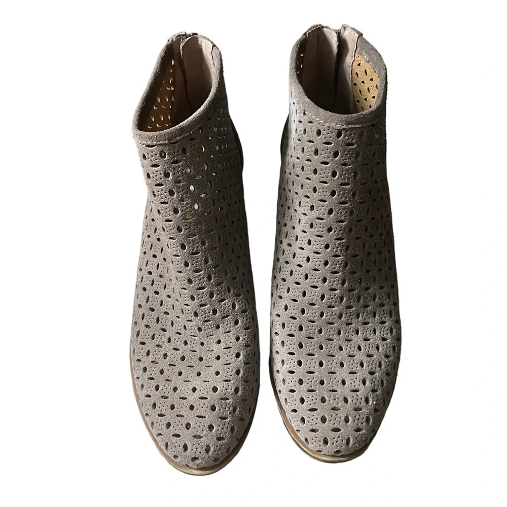 LUCKY BRAND Basel Perforated Booties in Tan with Stacked Wood Heel Size 7.5